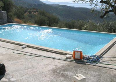 Κατασκευή προκατασκευασμένης πισίνας σε γκρεμό
