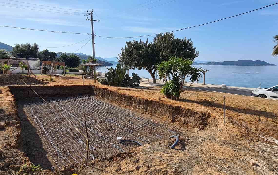 Προκάτ πισίνα. Πρώτο στάδιο κατασκευής η εκσκαφή
