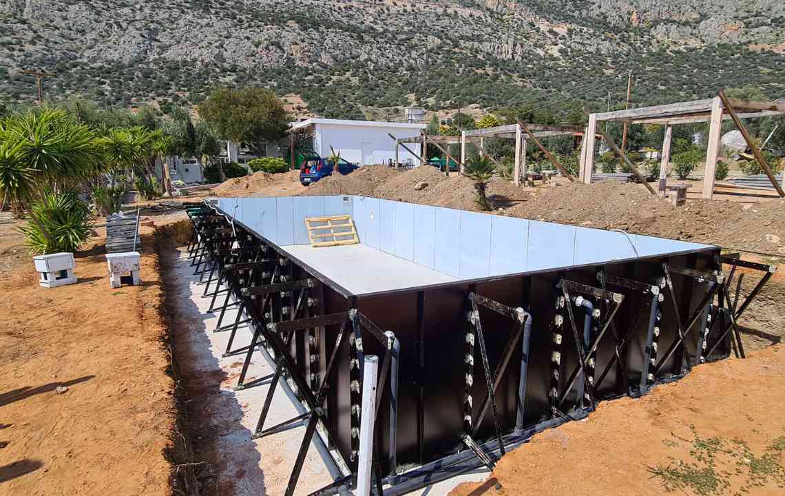 Πισίνα προκάτ. Τέταρτο στάδιο, η τοποθέτηση υδραυλικών δικτύων